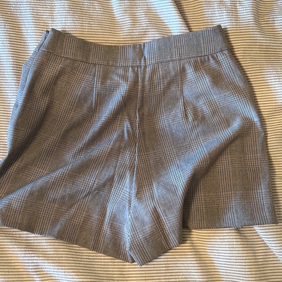 Mini Skirt with built in shorts - Picture 5 of 6